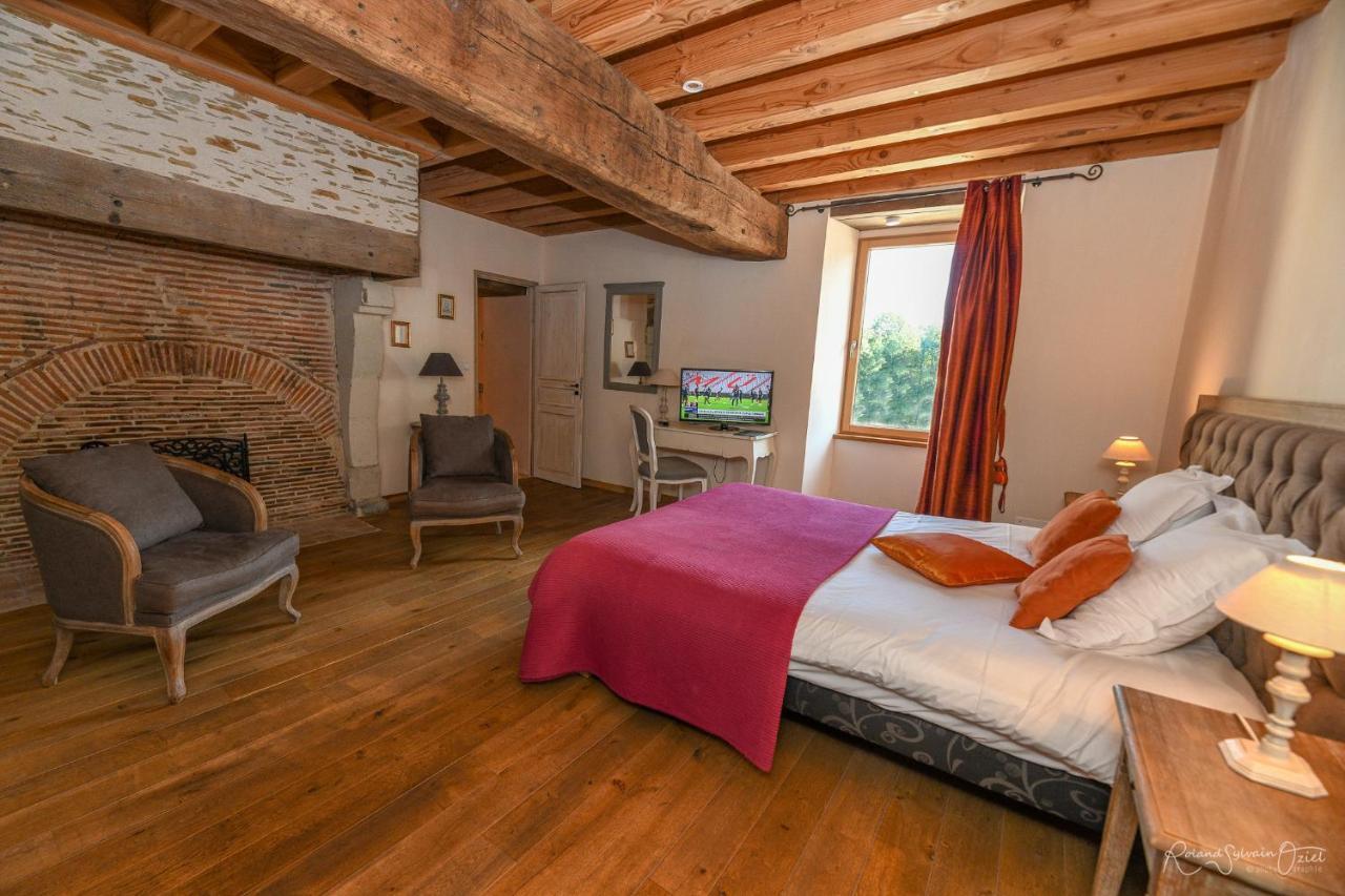 Le Manoir Du Pas Jahan Coueron Luaran gambar