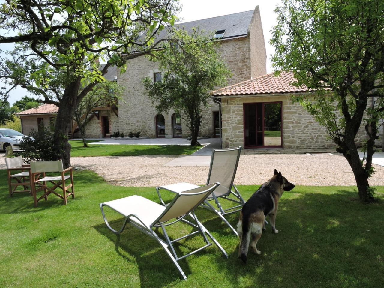 Le Manoir Du Pas Jahan Coueron Luaran gambar